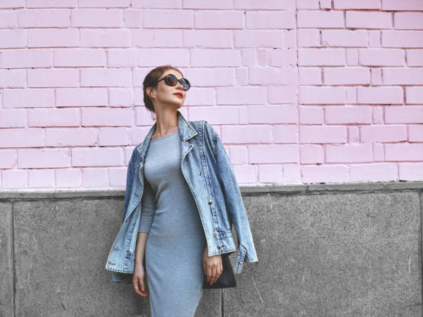 inspe.ro | How to Style Dresses with Jeans for a Casual Look: Ultimate Guide